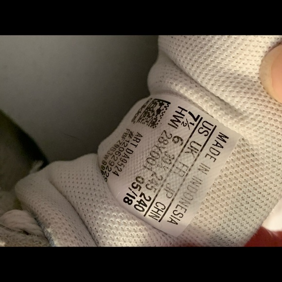 Rose Gold Adidas - Picture 6 of 7